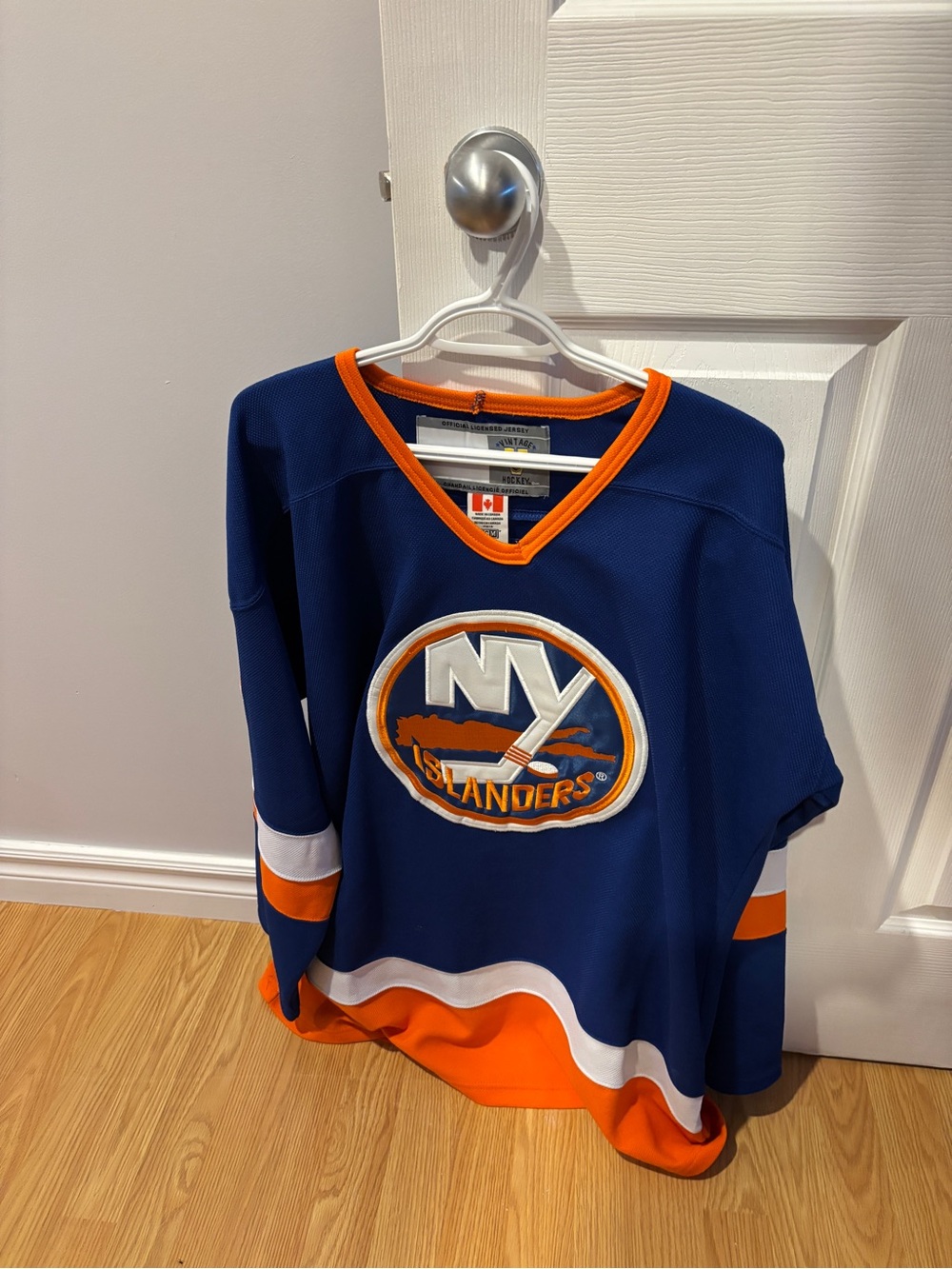 CCM New York Islanders Jersey in Navy and Orange